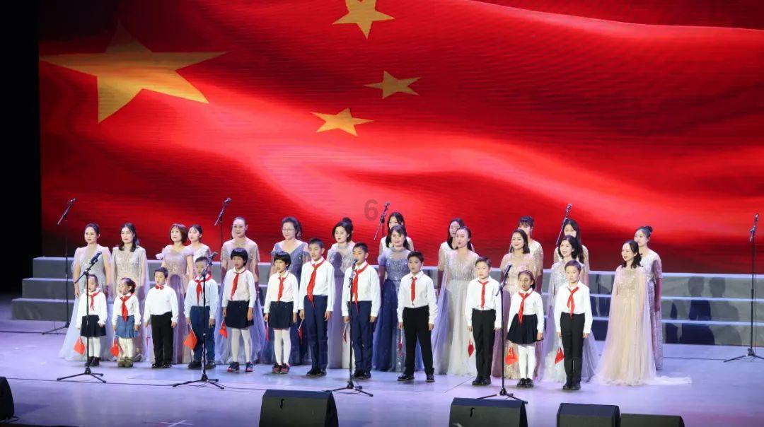 杨紫宣布喜讯，网友：竟然不是张一山？早就看你们不对劲了！