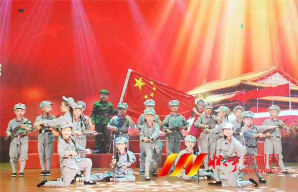 用CAD画三维图形怎么挖槽 打孔游戏画面