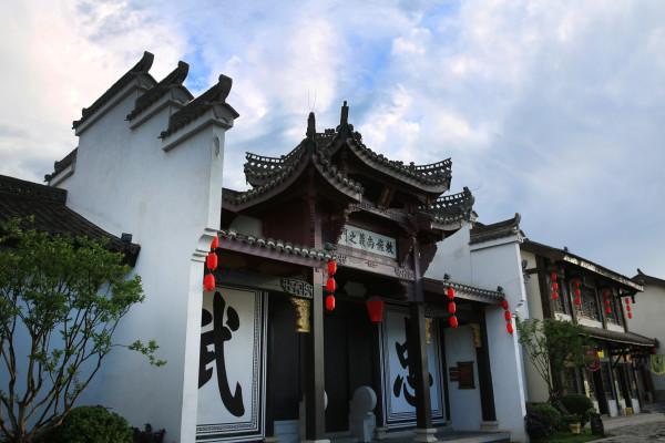 精灵的冒险之旅